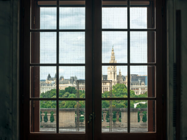 ZEIT_Altan der Neuen Burg-007